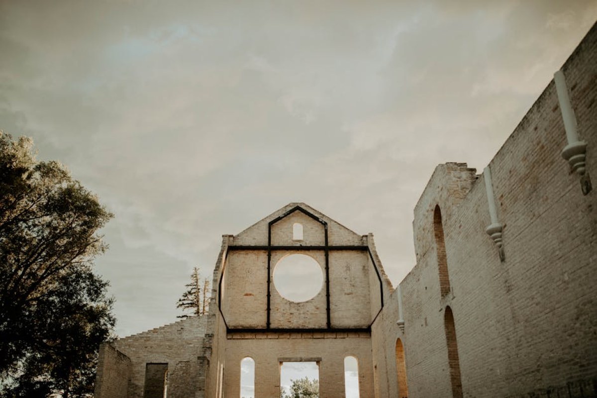 Atak drona na zabytkowy klasztor we Lwowie. Rosyjska broń uderza w obiekt UNESCO