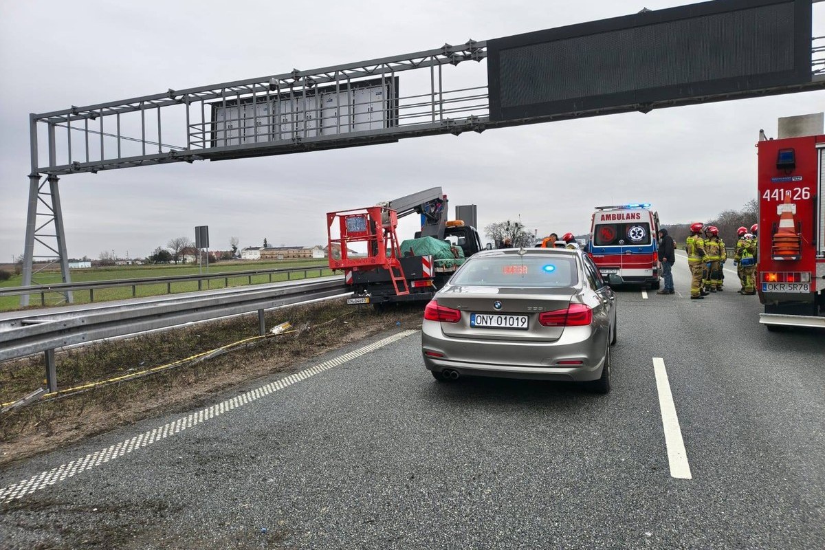 Atak padaczki za kierownicą przyczyną groźnego wypadku na autostradzie A4