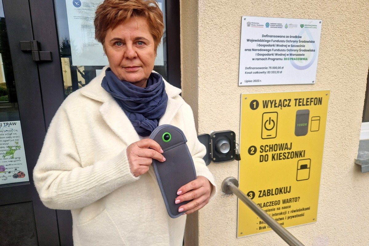 Szkoła w Mielenku Drawskim znalazła sposób na telefony. Proste rozwiązanie, duży efekt