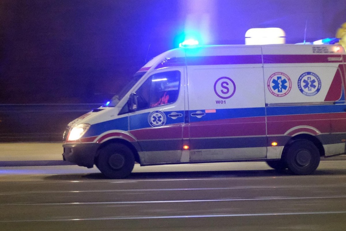 Tragiczny wypadek w Ujsołach. Samochód uderzył w przystanek z ludźmi