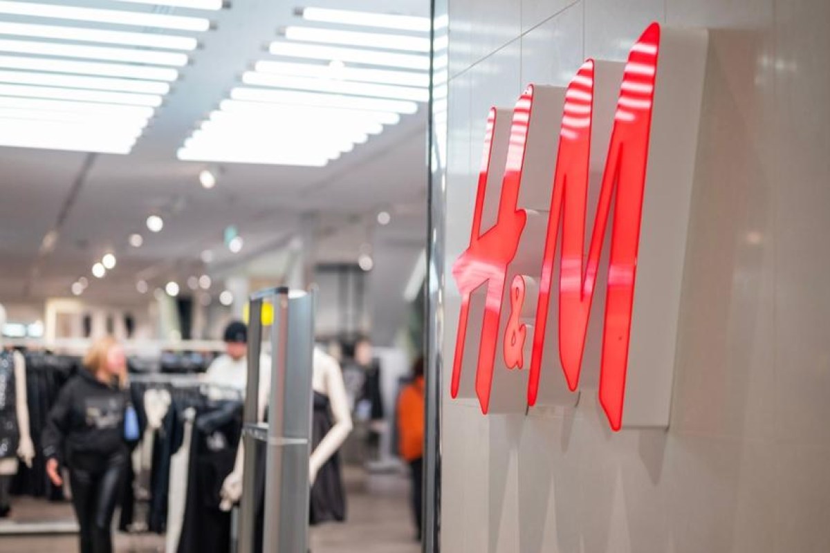 H&M zamyka 160 sklepów. Restrukturyzacja giganta mody przenosi sprzedaż do sieci