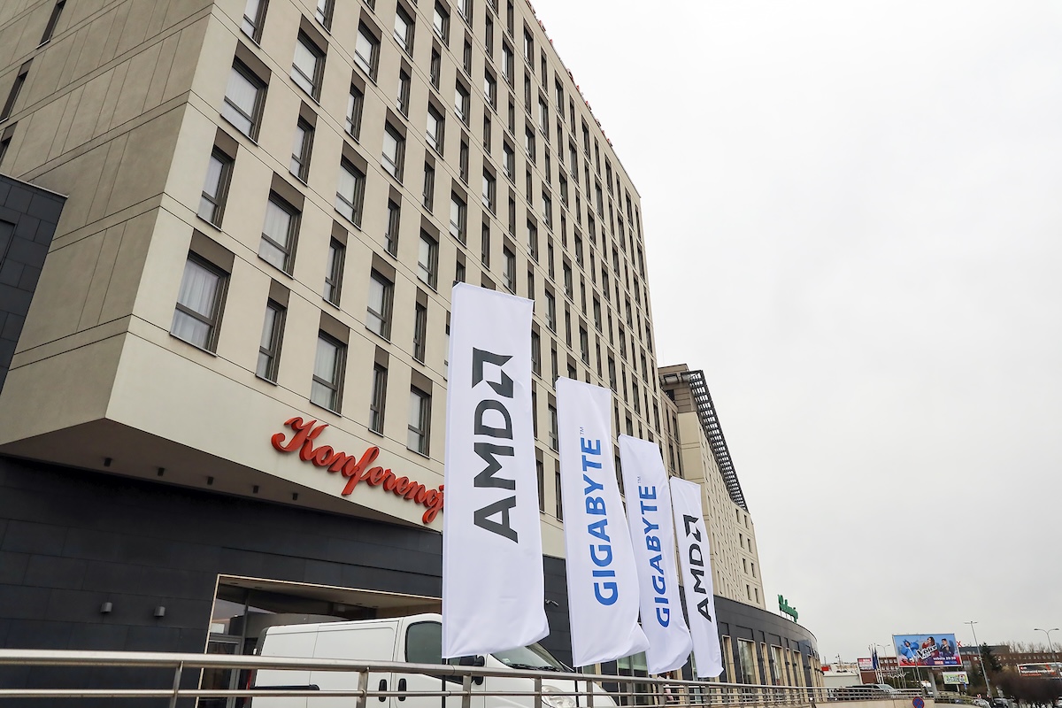 Polski rynek komputerowy w 2026 roku: wzrosty, wyzwania i konferencja gigantów