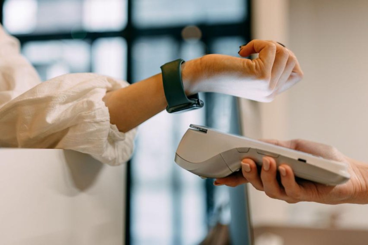 Płatności mobilne w bankach. Które oferują pełen wachlarz usług?
