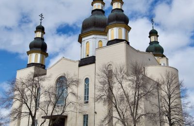Wielkanocne zawieszenie broni w Ukrainie: spokój w miastach, walki na froncie
