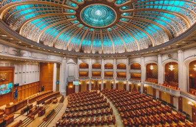 Węgierskie wybory parlamentarne: rekordowa frekwencja i oczekiwanie na wyniki