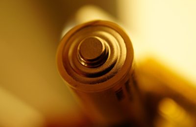 Rewolucja w zasilaniu: Bateria jądrowa z żywotnością stu lat