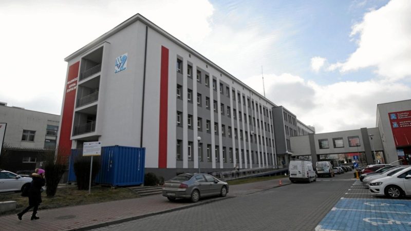 Nowe zarzuty w sprawie śmierci 20-letniego pacjenta. Oskarżona pielęgniarka