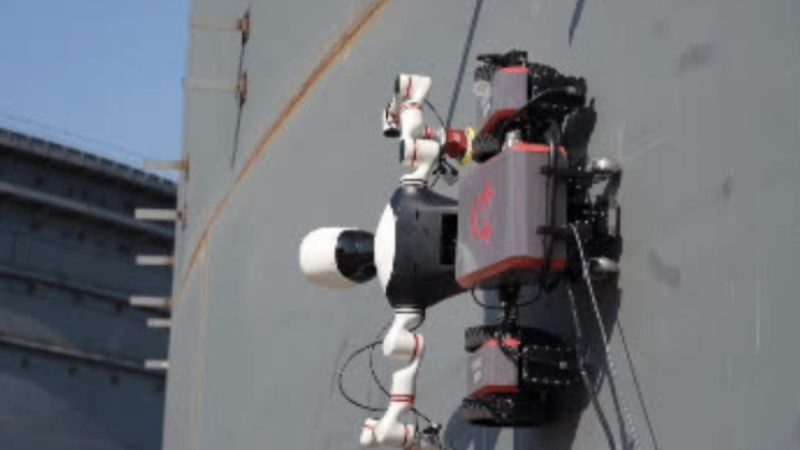 Chiński robot humanoidalny wchodzi do służby w strefach śmierci