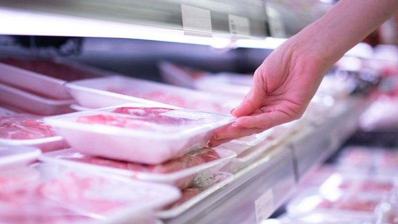 Pilny apel GIS o wycofanie mięsa. Ryzyko dla zdrowia konsumentów i wyzwanie logistyczne dla branży spożywczej