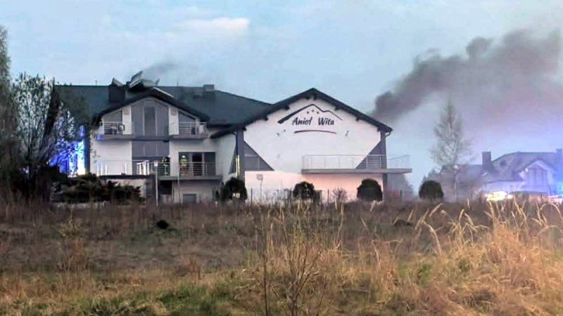 Pożar sali weselnej w Krajnie Długim. Dwie osoby ranne, w lokalu bawił się prezydent Duda