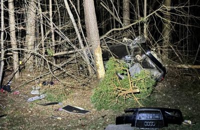 Groźny wypadek pod Ełkiem. Kierowca pod wpływem narkotyków uciekł z miejsca zdarzenia