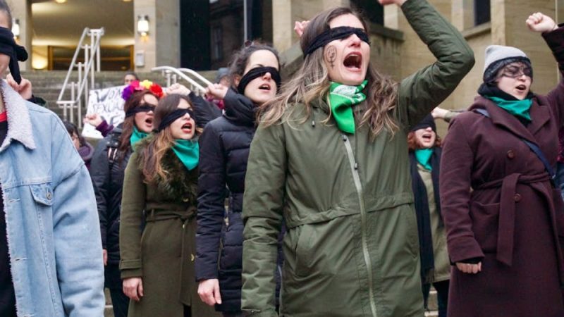 Pacjentki protestują w obronie zwolnionego profesora ginekologii