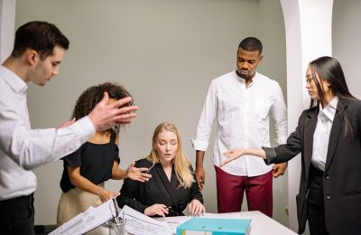 Konflikt w PiS: Kaczyński zamyka listy przed politykami Morawieckiego