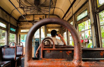 Czujność pasażerów i motorniczej w gdańskim tramwaju. Interwencja służb po niepokojącym incydencie