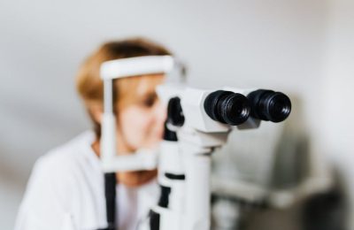 Kolejne cięcia w NFZ: po diagnostyce ograniczenia finansowania operacji zaćmy