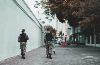 Ludzki błąd zamiast cyberataku: jak aplikacje i fiszki zdradziły amerykańskie tajemnice nuklearne