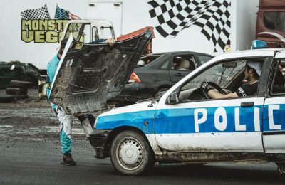 Pijany 24-latek rozbił BMW i uciekł. Może stracić auto