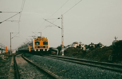 Śmiertelny wypadek w Mostach. Pociąg potrącił dwie nastolatki
