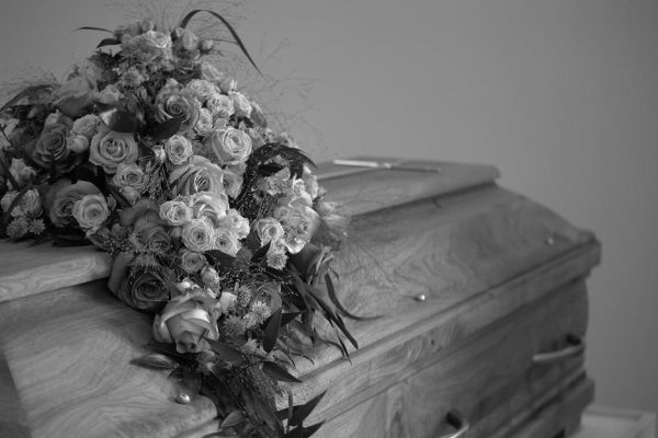 Tragedia w Anglii: Psy zagryzły trzymiesięczne niemowlę. Rodzina w żałobie