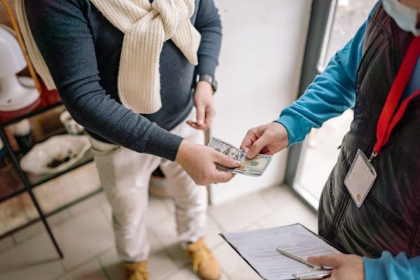 Ponad 5,5 miliona złotych na konto zbiórki Łatwoganga. Śledczy badają działalność ZEN.COM