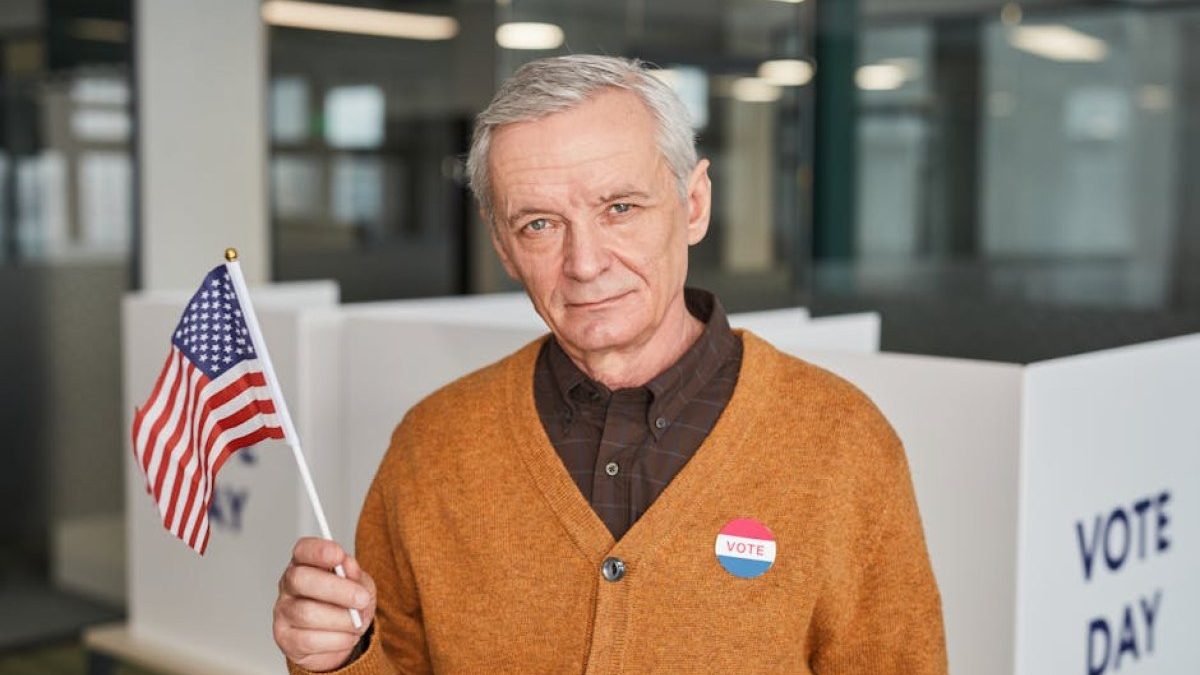 Nowy sondaż CBOS: Zaufanie do prezydenta Nawrockiego topnieje, wicepremierzy zyskują