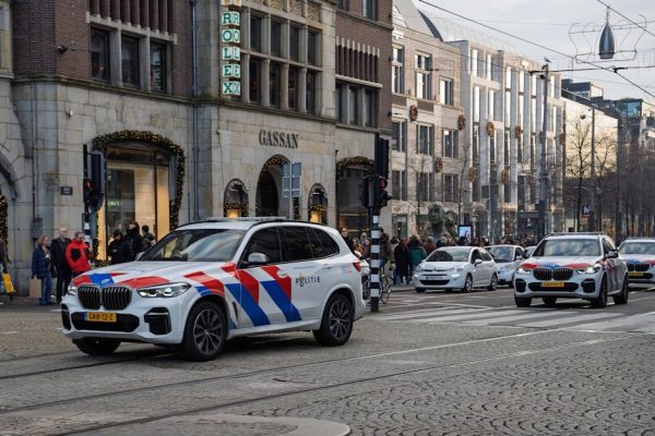 Niemiecka policja zatrzymała BMW Polaka na A4 – długi samochodowe nie wybaczają