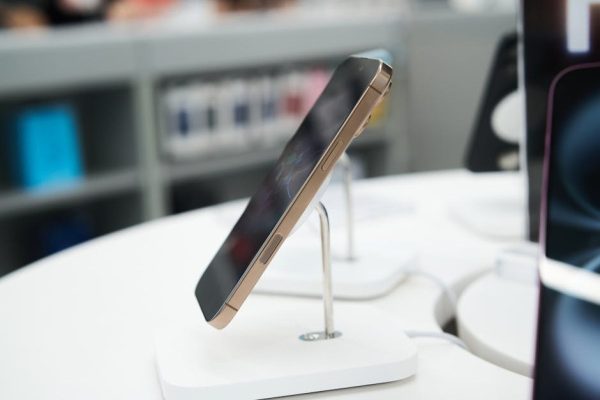 Motorola razr fold i OPPO Find X9 Ultra w przedsprzedaży Plusa. Atrakcyjne rabaty i premia gotówkowa