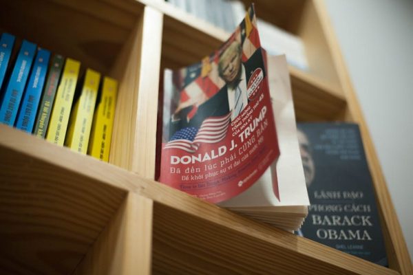 Majówka z polityką: dlaczego warto sięgnąć po biografię Czarnka i nie tylko