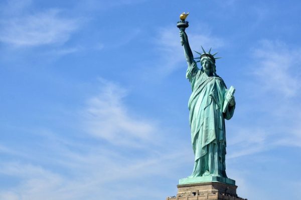 Kontrowersyjna nominacja biskupia w USA: były imigrant krytykiem polityki Trumpa