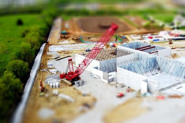 Rosnące koszty gruntów budowlanych: deweloperzy odczuwają presję cenową