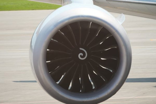 Przełom w lotnictwie: udane testy silnika wodorowego easyJet i Rolls-Royce’a