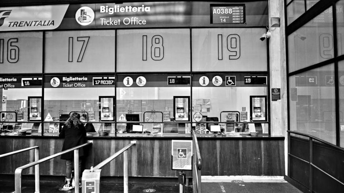 Nawet 100 zł więcej za ten sam pociąg? Oto jak uniknąć przepłacania w PKP Intercity