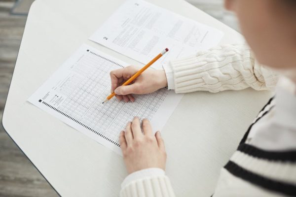 Matura 2026 z polskiego: Internauci publikują rzekome przecieki tematów rozprawek
