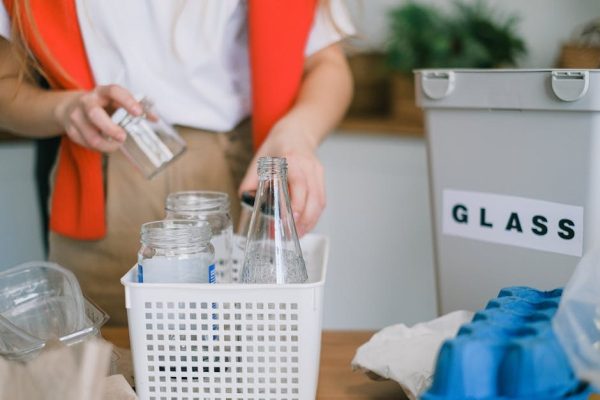 Segregacja odpadów: Czy brudne słoiki mogą zniszczyć recykling? Eksperci ostrzegają przed kosztownym błędem