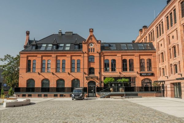 Erste Bank Polska kusi przedsiębiorców premią w wysokości 4500 zł. Nowa promocja na koncie firmowym