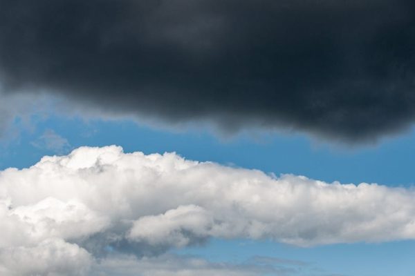 Prognoza pogody na weekend: IMGW ostrzega przed burzami i przymrozkami