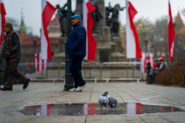 Polacy podzieleni w ocenie prezydenckich wet. Sondaż pokazuje wyraźny podział polityczny