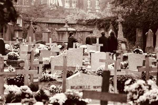 Tłumy na grobie Łukasza Litewki w dniu jego urodzin. „Zadzwoniłam do córki, by pokazać jej to miejsce”