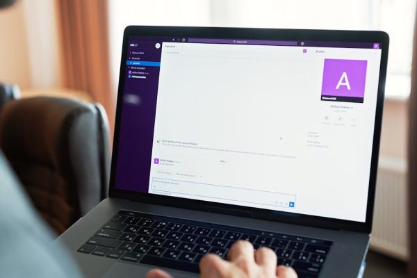 Przeglądarka Edge z nową funkcją: tłumaczenie internetu na prosty język