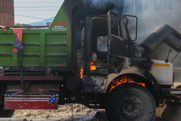 Tragedia na S19: Płonął tir z 5 tysiącami kurcząt. Strażacy walczyli z żywiołem