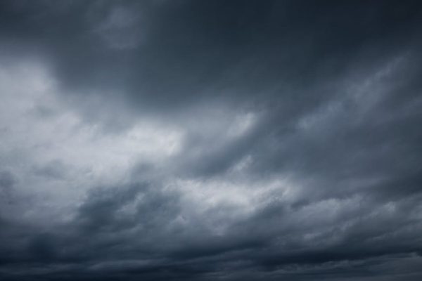 Gwałtowne burze i grad nad Polską. IMGW wydał ostrzeżenia dla siedmiu regionów