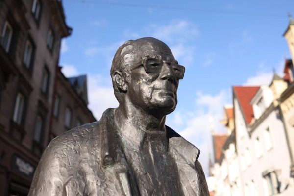 Konflikt w Konfederacji. Szef klubu upomina Mentzena za absencję w Sejmie