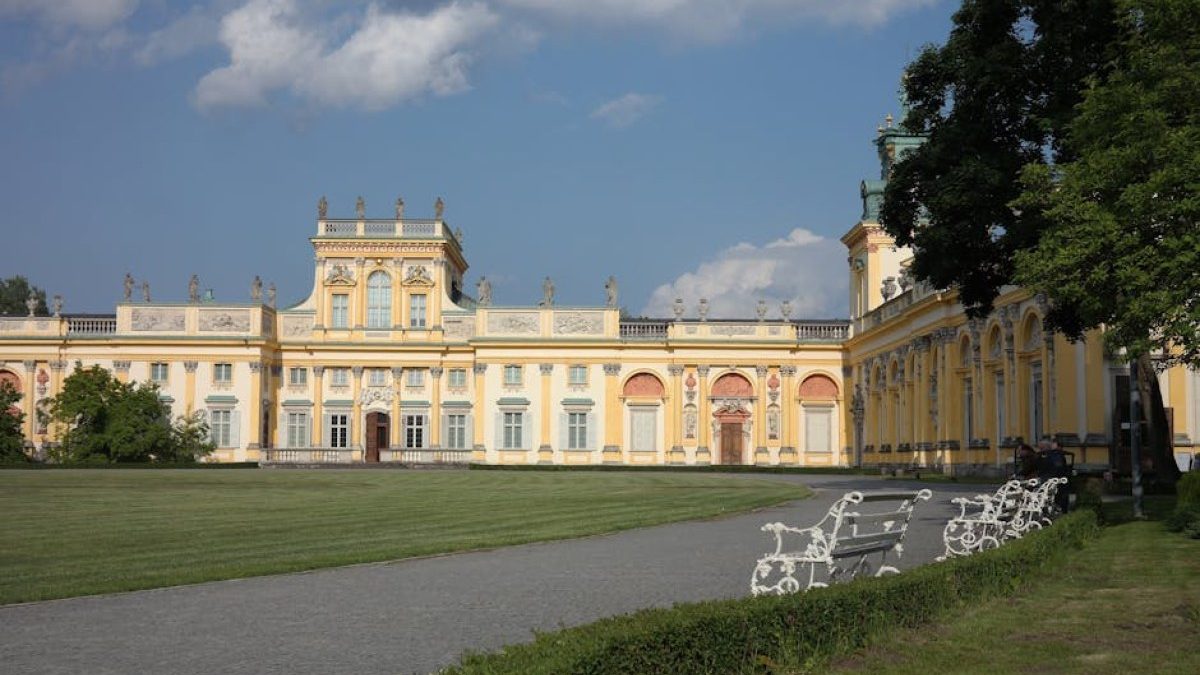 Dyrektor Muzeum Pałacu w Wilanowie stracił stanowisko po kontrowersyjnej imprezie techno