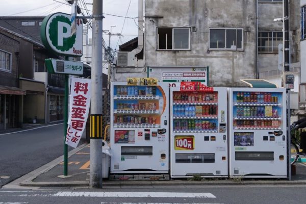 Nastolatek rozbił automat kwiatowy w Ostrowcu Świętokrzyskim. Sprawą zajmie się sąd