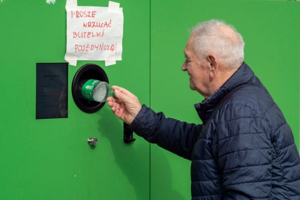 Holenderska loteria zachęca do recyklingu butelek i puszek
