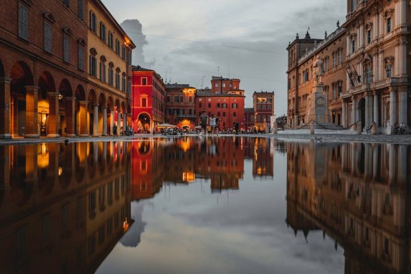 Atak w Modenie: samochód wjechał w tłum, wśród poszkodowanych Polka
