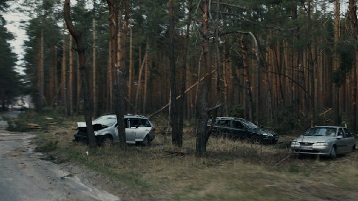 Śmiertelny wypadek na Mazowszu. Ford uderzył w ciężarówkę