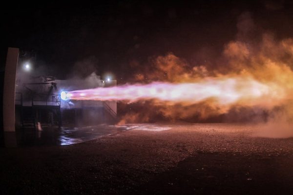 Rewolucja w napędzie rakietowym: studencki silnik detonacyjny działa mimo eksplozji