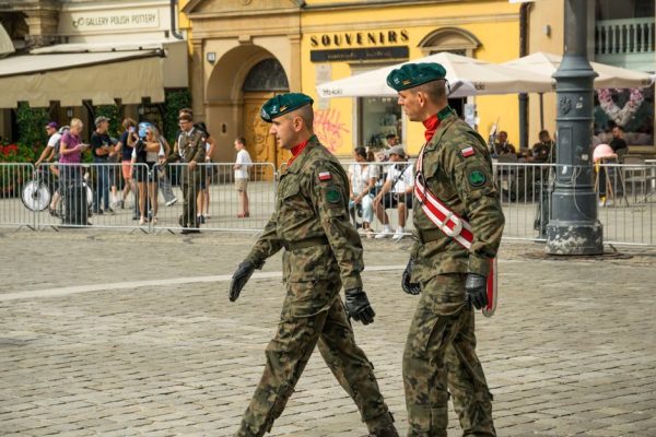 Przegląd dnia: amerykańscy żołnierze w Polsce, audyt w DPS-ach i polityczne plany rektora