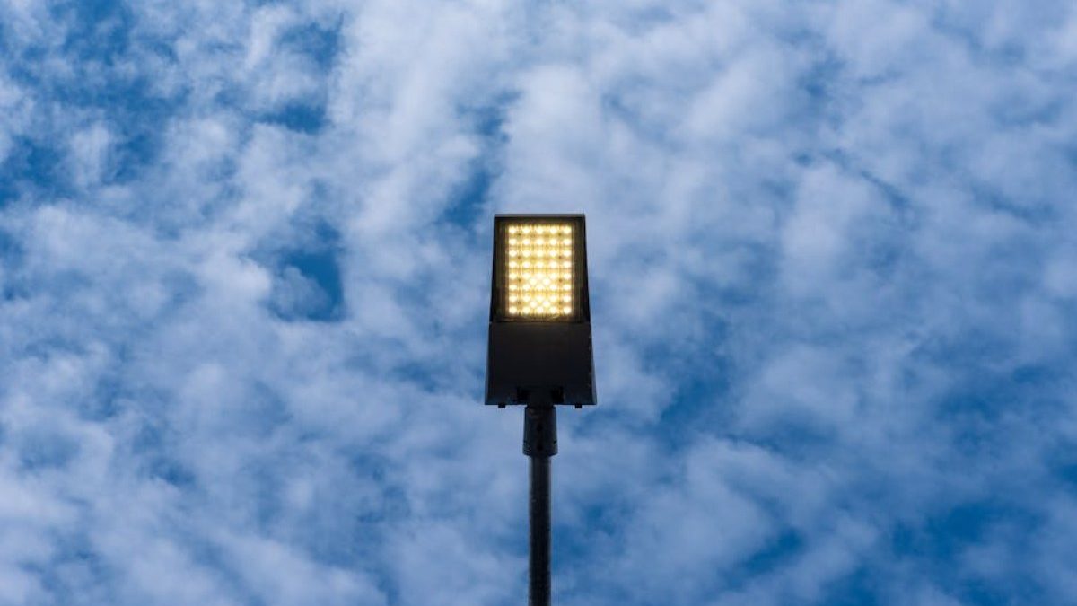 Tauron wymieni 55 tysięcy lamp na osiedlach. 65 milionów złotych z KPO na modernizację oświetlenia
